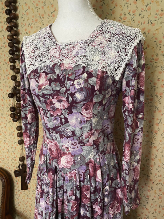 1980s Laura Ashley Lace Collar Dress