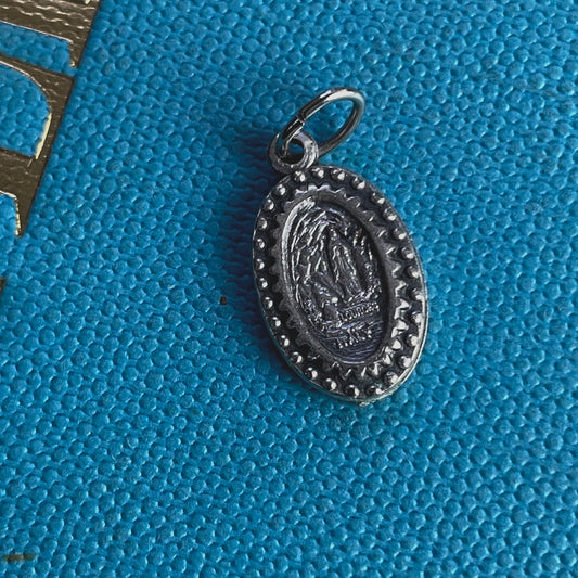 Lourdes Pendant Oval