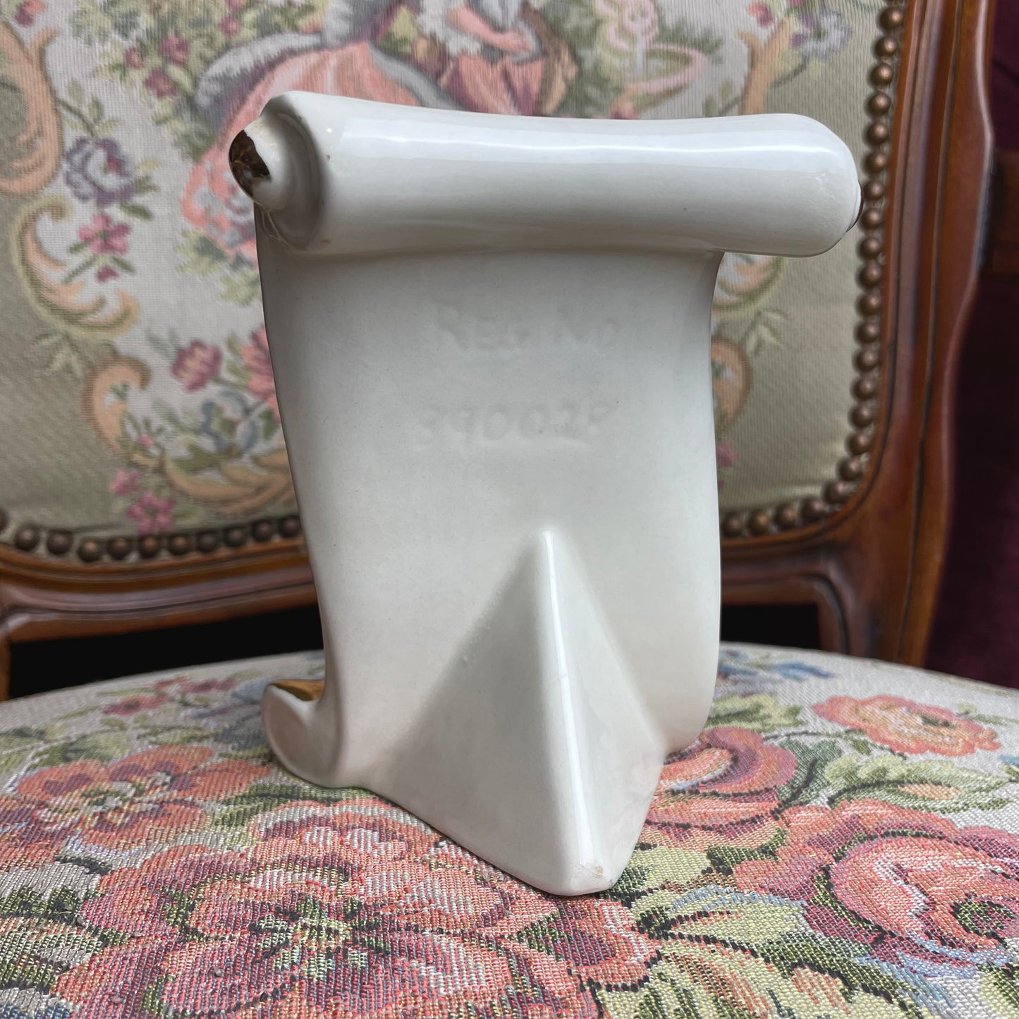 Porcelain Scroll