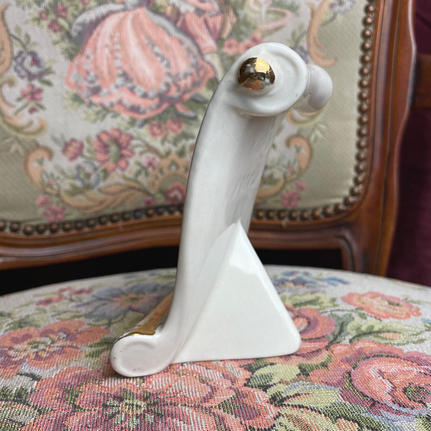 Porcelain Scroll