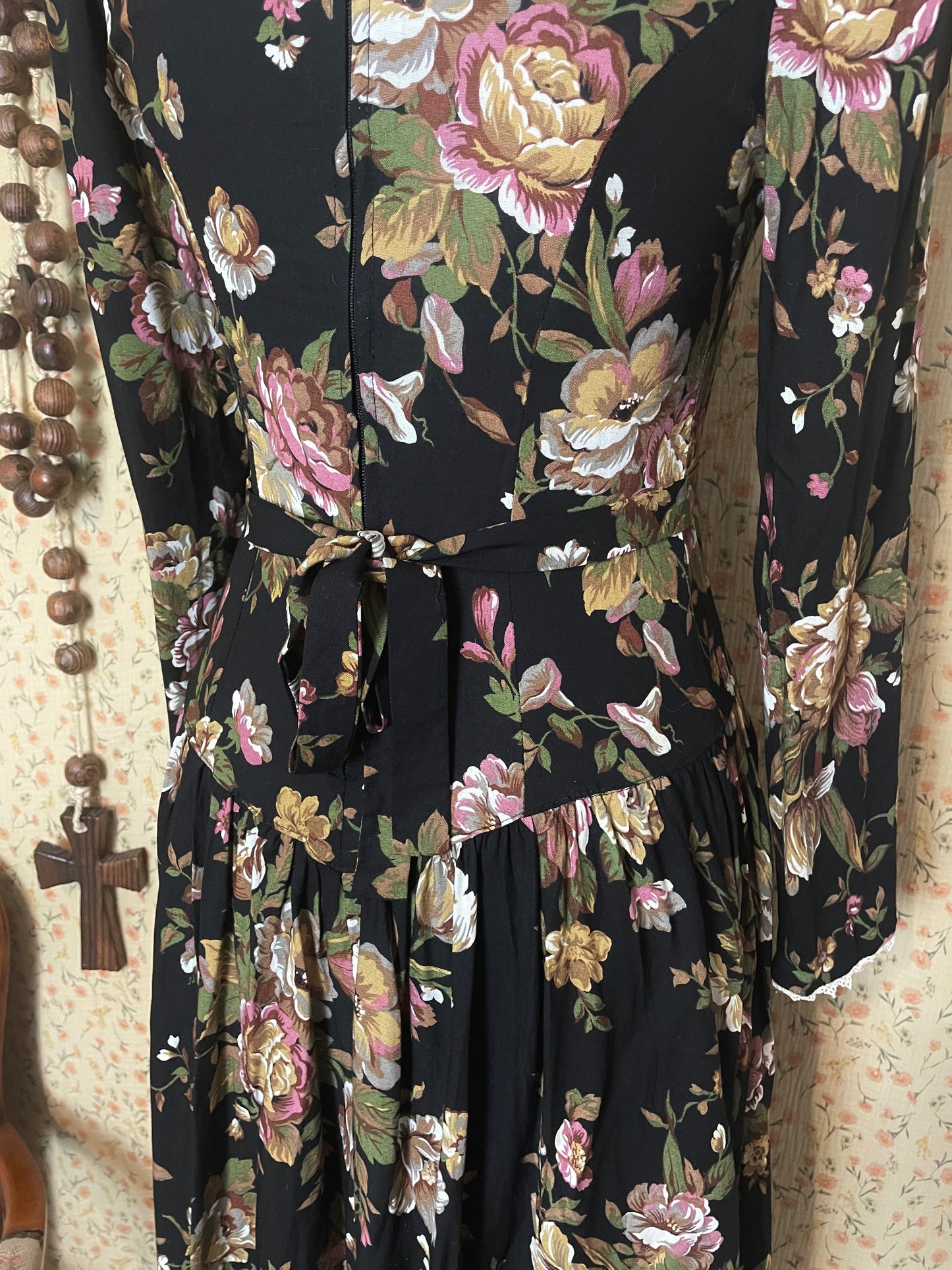 1970s Act I NY Lace Collar Dress