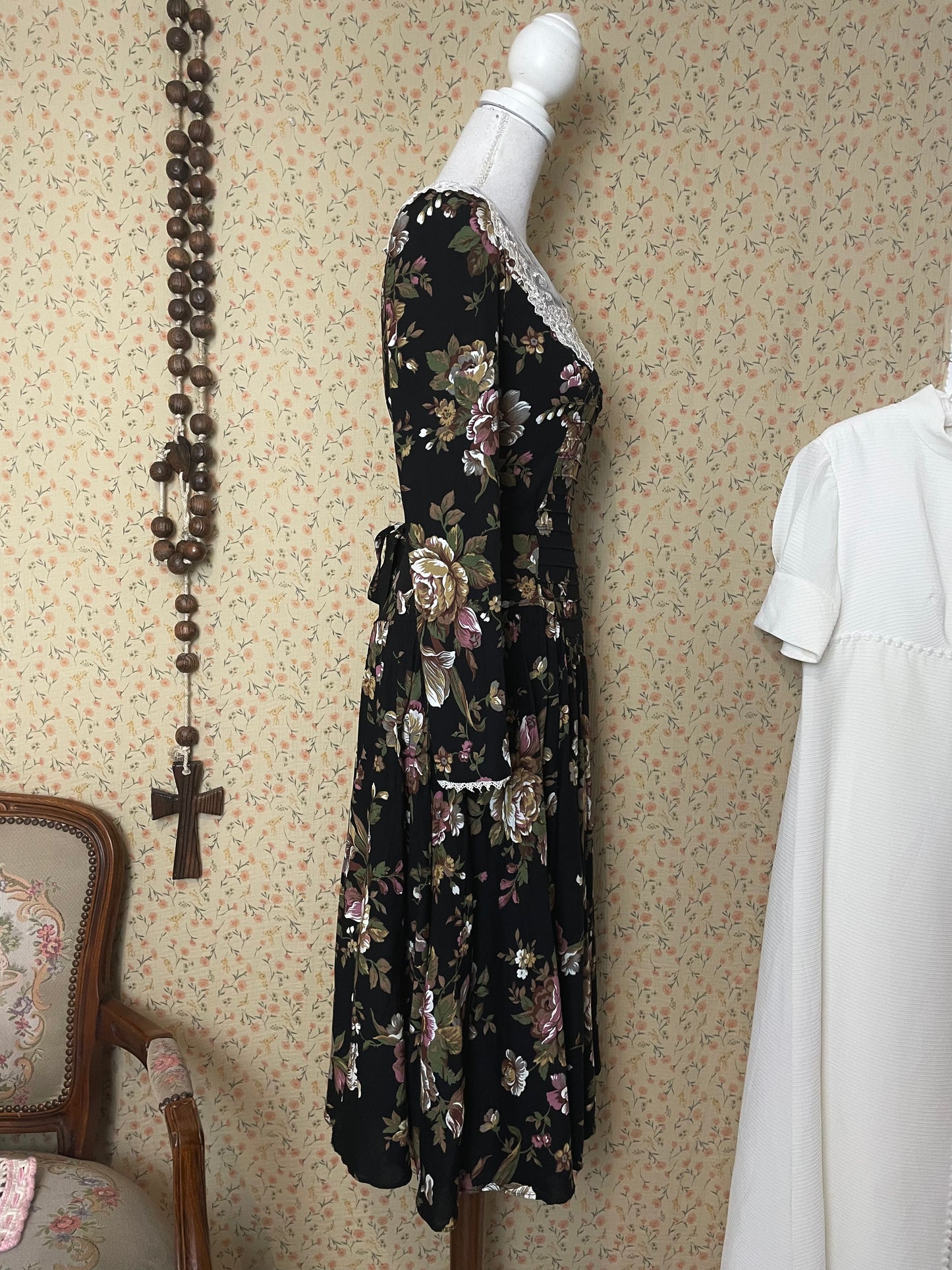 1970s Act I NY Lace Collar Dress