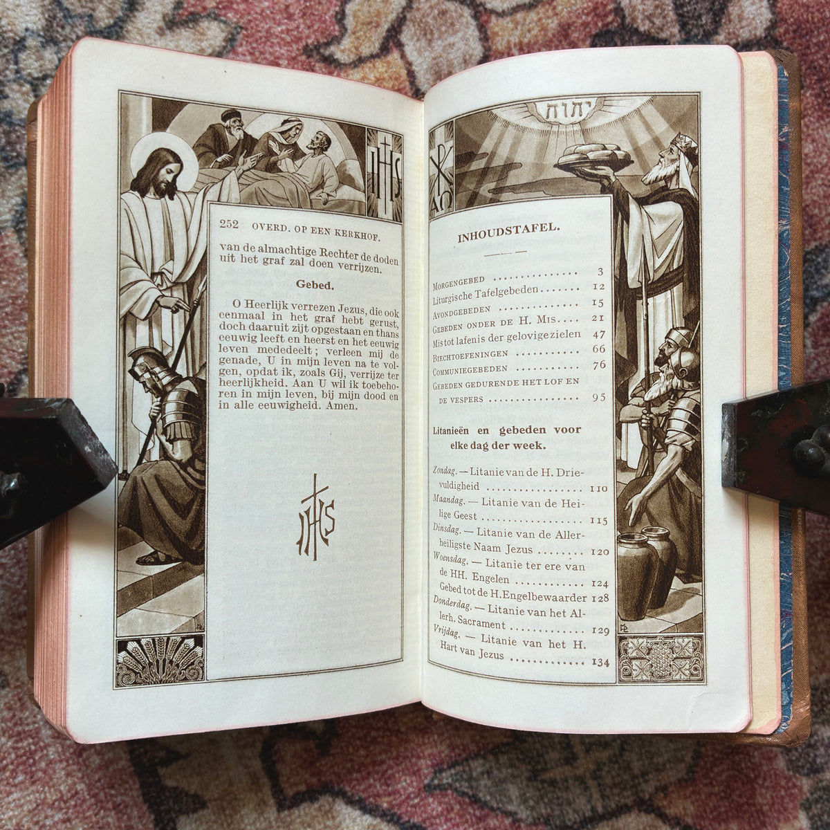 ''Komt tot mij'' Communie- en gebedenboek 1947