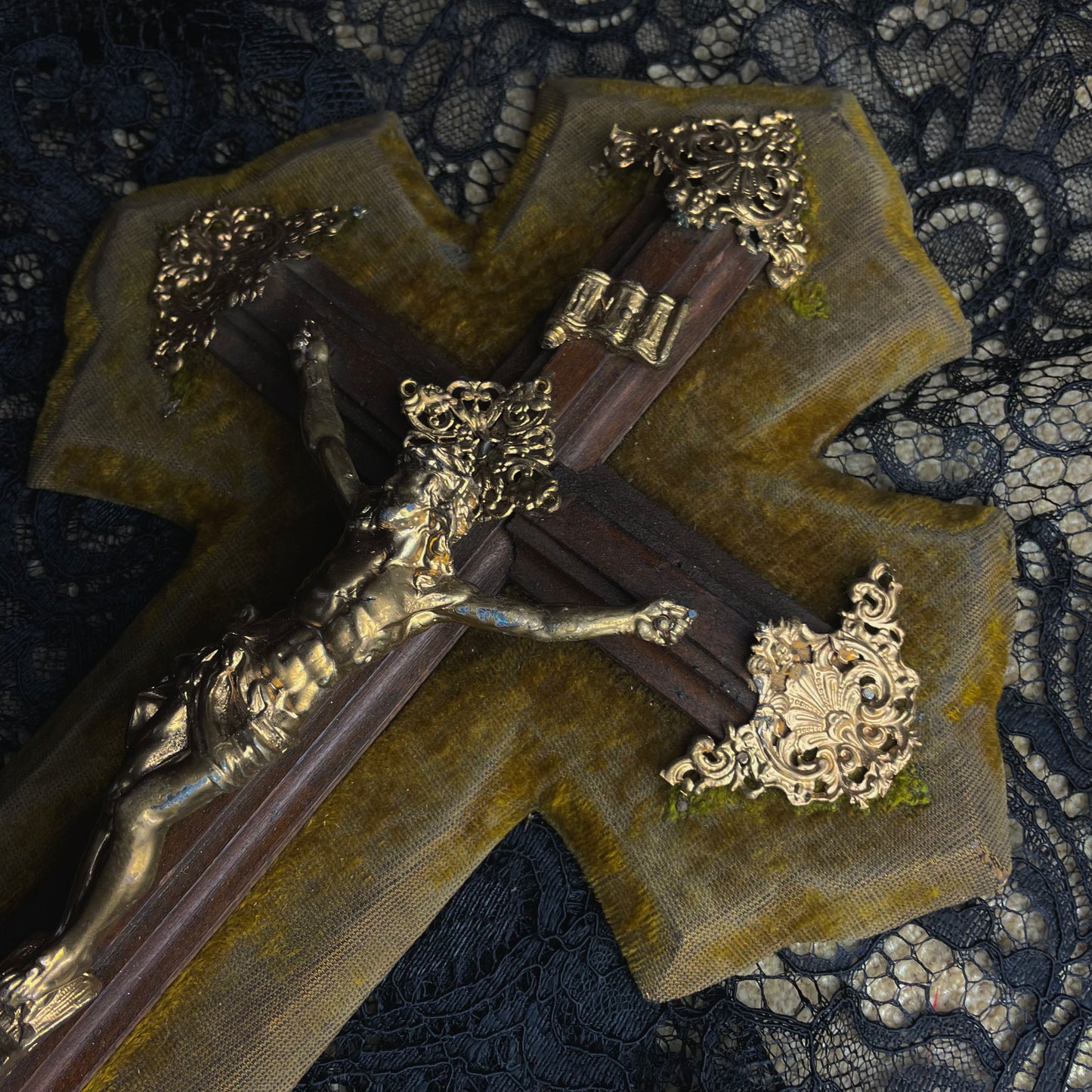 Holy Water Font Gold